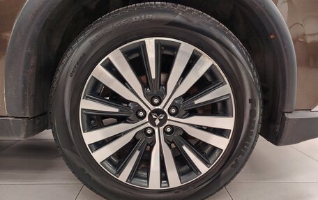 Mitsubishi Outlander III рестайлинг 3, 2019 год, 1 833 000 рублей, 6 фотография