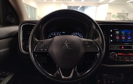 Mitsubishi Outlander III рестайлинг 3, 2019 год, 1 833 000 рублей, 15 фотография