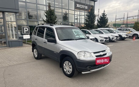 Chevrolet Niva I рестайлинг, 2017 год, 799 000 рублей, 3 фотография