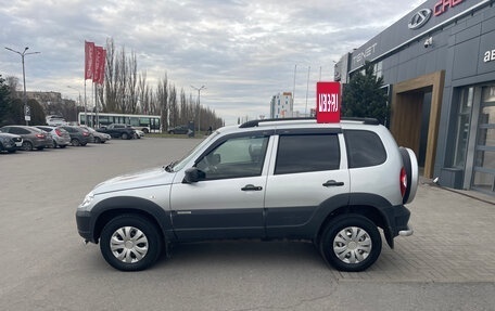 Chevrolet Niva I рестайлинг, 2017 год, 799 000 рублей, 7 фотография