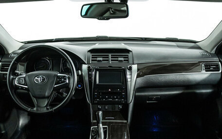 Toyota Camry, 2016 год, 1 900 000 рублей, 13 фотография