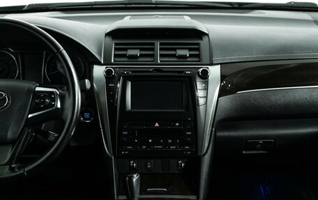 Toyota Camry, 2016 год, 1 900 000 рублей, 14 фотография