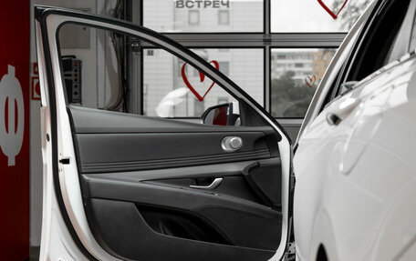 Hyundai Elantra, 2024 год, 2 650 000 рублей, 14 фотография