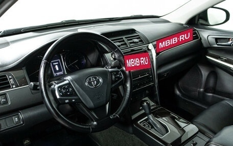 Toyota Camry, 2016 год, 1 900 000 рублей, 11 фотография