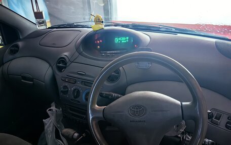 Toyota Platz, 2001 год, 350 000 рублей, 2 фотография