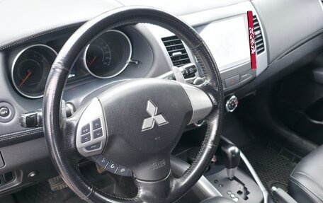 Mitsubishi Outlander III рестайлинг 3, 2010 год, 1 279 000 рублей, 12 фотография