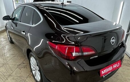 Opel Astra J, 2013 год, 997 000 рублей, 3 фотография