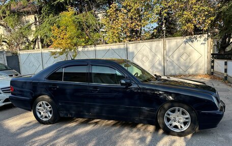 Mercedes-Benz E-Класс, 2001 год, 720 000 рублей, 4 фотография