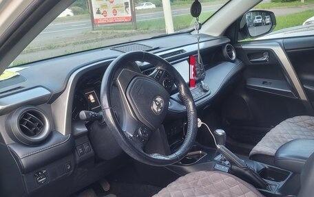 Toyota RAV4, 2018 год, 2 600 000 рублей, 3 фотография