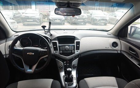 Chevrolet Cruze II, 2011 год, 850 000 рублей, 3 фотография