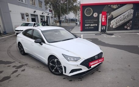 Hyundai Sonata VIII, 2019 год, 1 850 000 рублей, 2 фотография
