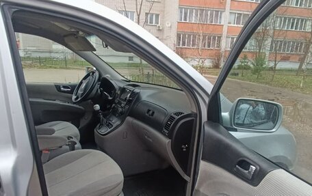 KIA Carnival III, 2008 год, 800 000 рублей, 13 фотография