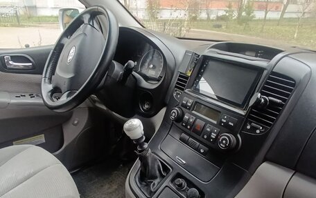 KIA Carnival III, 2008 год, 800 000 рублей, 27 фотография