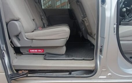 KIA Carnival III, 2008 год, 800 000 рублей, 17 фотография