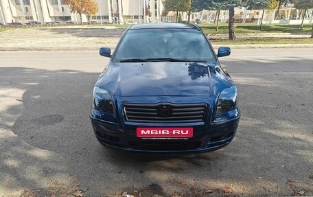 Toyota Avensis III рестайлинг, 2003 год, 650 000 рублей, 1 фотография