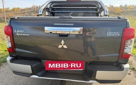 Mitsubishi L200 IV рестайлинг, 2022 год, 3 500 000 рублей, 7 фотография