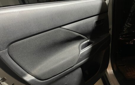 Mitsubishi Outlander III рестайлинг 3, 2014 год, 1 090 000 рублей, 10 фотография