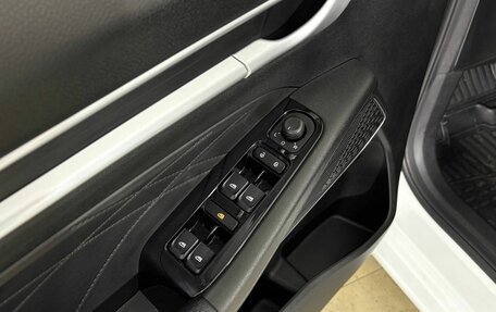 Geely Emgrand, 2024 год, 1 720 000 рублей, 23 фотография