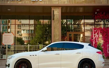Maserati Levante I, 2017 год, 4 200 000 рублей, 1 фотография