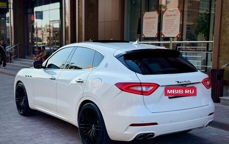 Maserati Levante I, 2017 год, 4 200 000 рублей, 8 фотография