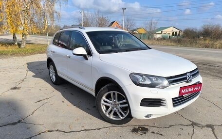 Volkswagen Touareg III, 2012 год, 2 000 000 рублей, 2 фотография