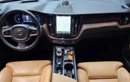Volvo XC60 II, 2022 год, 3 820 000 рублей, 10 фотография