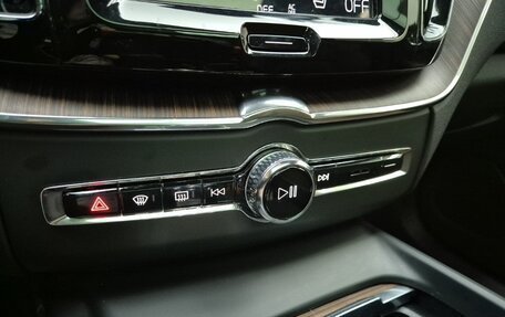 Volvo XC60 II, 2022 год, 4 100 000 рублей, 12 фотография