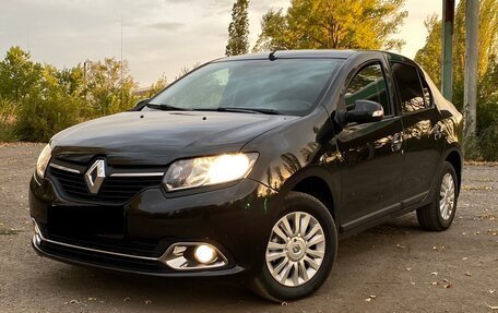 Renault Logan II, 2015 год, 995 000 рублей, 3 фотография