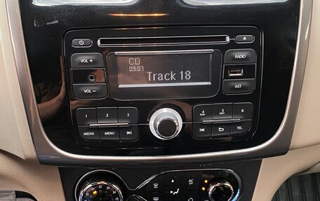 Renault Logan II, 2015 год, 995 000 рублей, 15 фотография