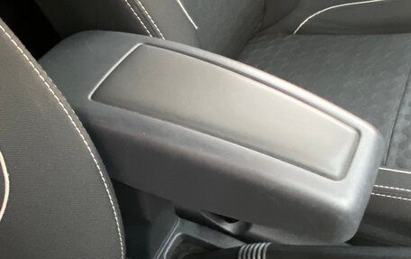 Renault Logan II, 2015 год, 995 000 рублей, 20 фотография