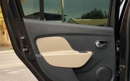 Renault Logan II, 2015 год, 995 000 рублей, 29 фотография