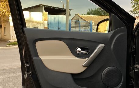 Renault Logan II, 2015 год, 995 000 рублей, 28 фотография