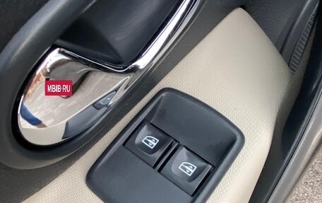 Renault Logan II, 2015 год, 995 000 рублей, 22 фотография