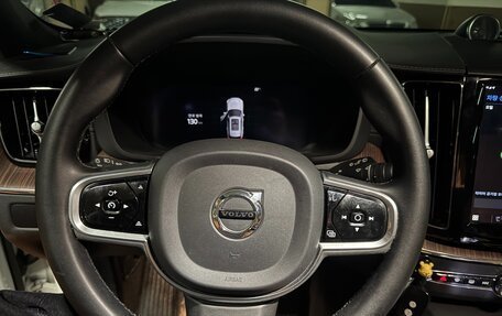 Volvo XC60 II, 2022 год, 4 740 000 рублей, 7 фотография