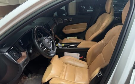 Volvo XC60 II, 2022 год, 4 740 000 рублей, 6 фотография