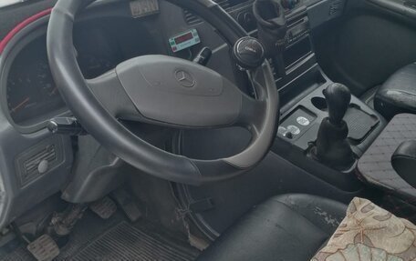 SsangYong Istana, 2000 год, 450 000 рублей, 2 фотография