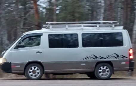 SsangYong Istana, 2000 год, 450 000 рублей, 4 фотография