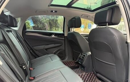 Volkswagen Passat B8 рестайлинг, 2021 год, 2 000 000 рублей, 11 фотография