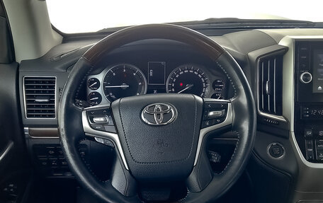 Toyota Land Cruiser 200, 2015 год, 5 325 000 рублей, 22 фотография