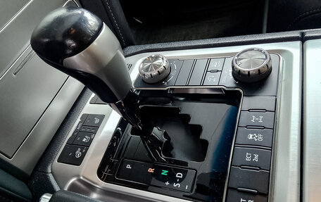 Toyota Land Cruiser 200, 2015 год, 5 325 000 рублей, 21 фотография