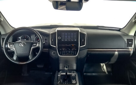 Toyota Land Cruiser 200, 2015 год, 5 325 000 рублей, 14 фотография