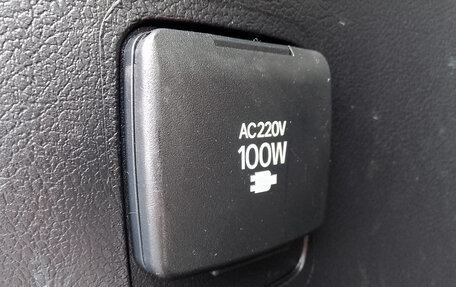 Toyota Land Cruiser 200, 2015 год, 5 325 000 рублей, 29 фотография