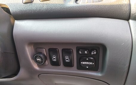 Toyota Estima III рестайлинг -2, 2005 год, 750 000 рублей, 9 фотография