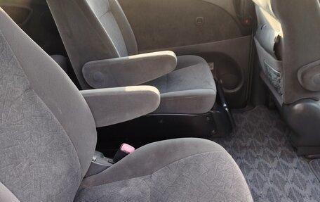 Toyota Estima III рестайлинг -2, 2005 год, 750 000 рублей, 14 фотография