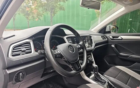 Volkswagen T-Roc I, 2022 год, 1 830 000 рублей, 4 фотография