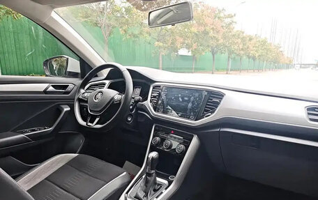 Volkswagen T-Roc I, 2022 год, 1 830 000 рублей, 9 фотография