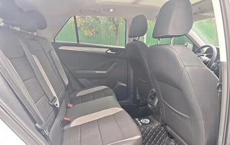 Volkswagen T-Roc I, 2022 год, 1 830 000 рублей, 8 фотография