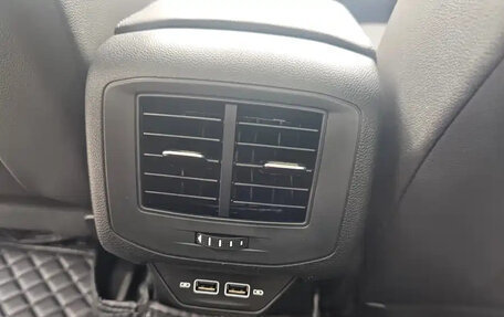 Volkswagen T-Roc I, 2022 год, 1 830 000 рублей, 18 фотография