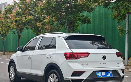 Volkswagen T-Roc I, 2022 год, 1 830 000 рублей, 25 фотография