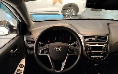 Hyundai Solaris II рестайлинг, 2016 год, 899 000 рублей, 16 фотография